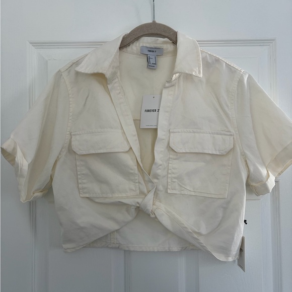 Forever 21 Tops - NWT Forever 21 cropped blouse